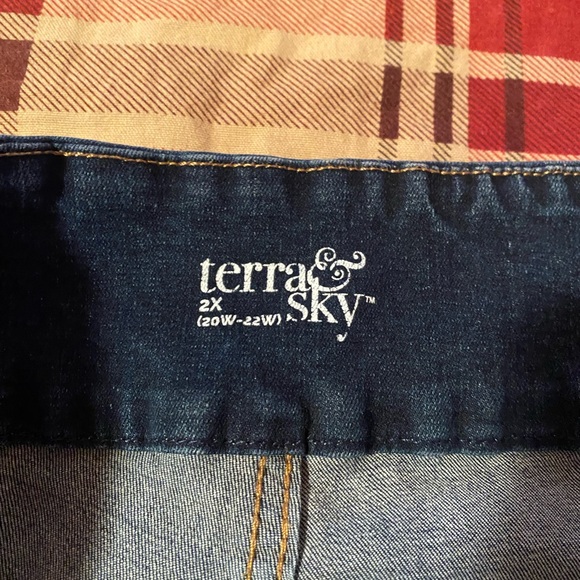 Terra and sky 2x shorts - Picture 3 of 3